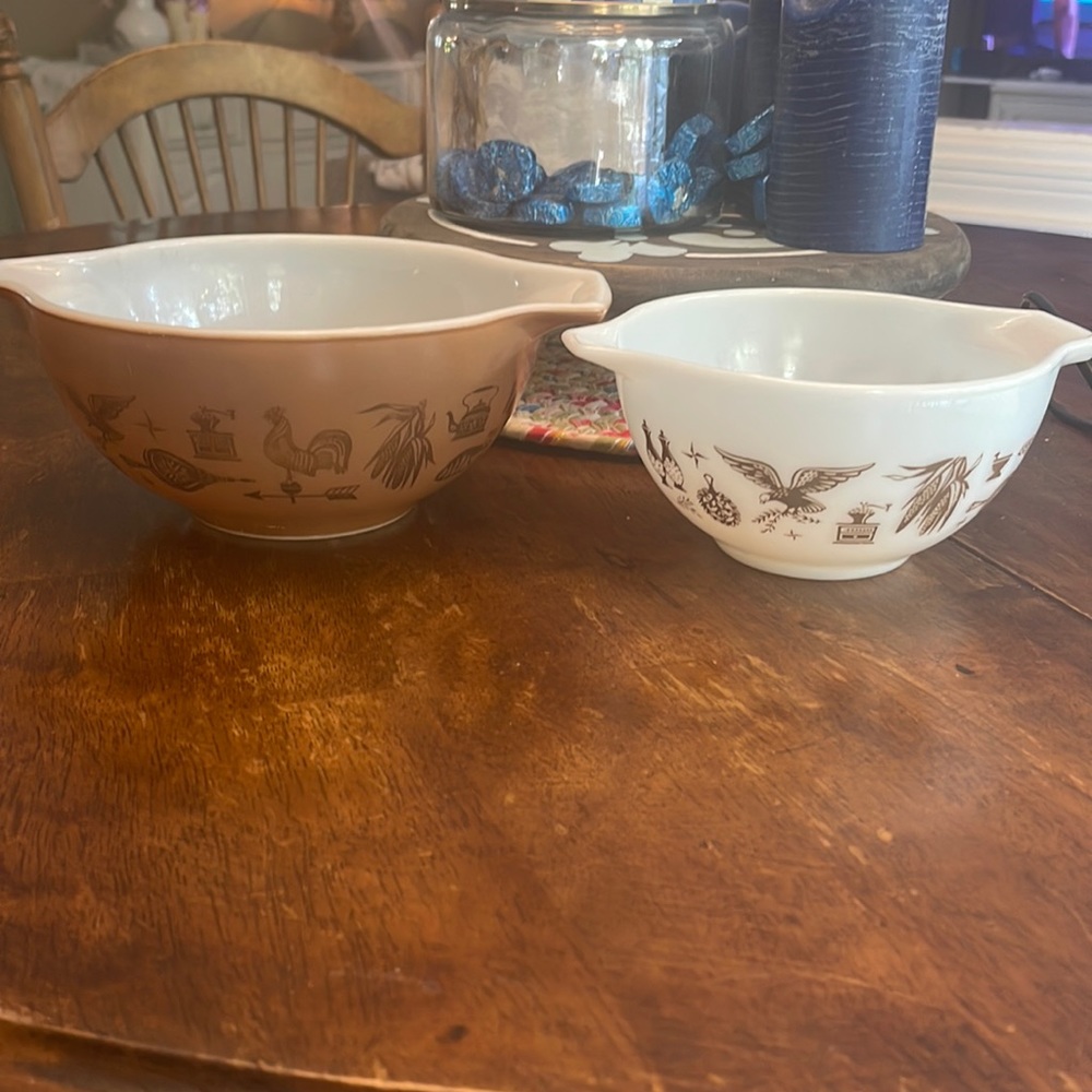 1962 Early American  set of 2 Cinderella  nesting mixing bowls  #443 # 444